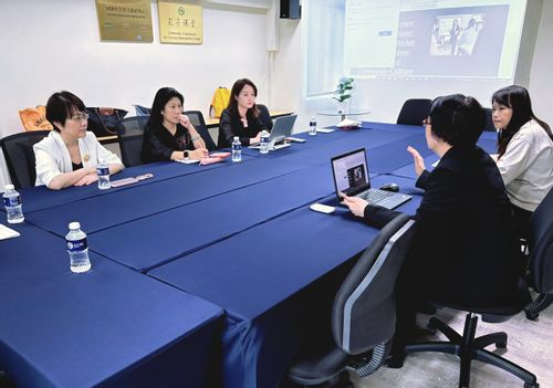 与科思达孔子课堂座谈.jpg