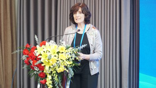 闭幕式史芬娜致辞.JPG
